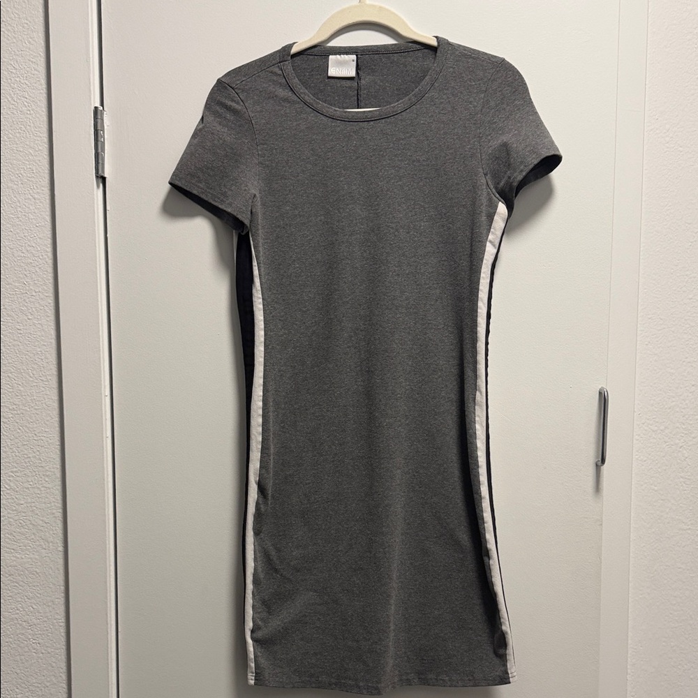 Gray and White Short Sleeve Dress